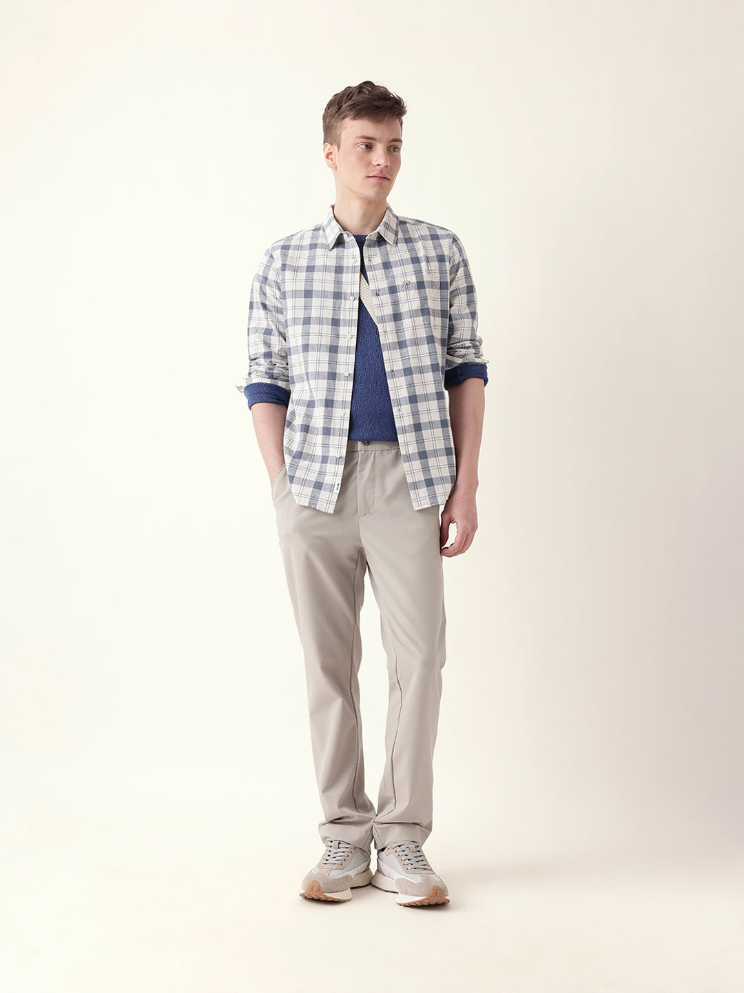 White with Blue Woven Checkered Slim Fit Casual Shirt