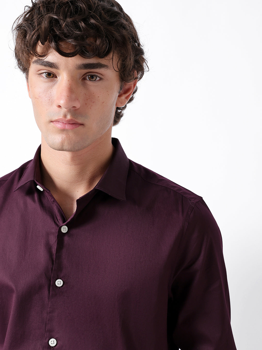 Maroon Solid Tailored Fit Formal Shirt