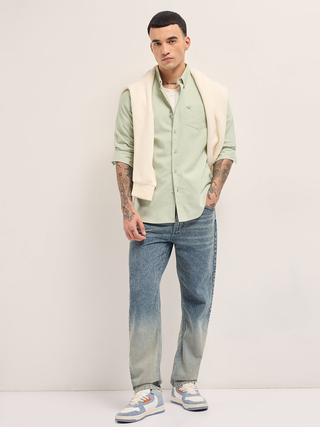 Light Green Solid Slim Fit Casual Shirt with Button-Down Collar