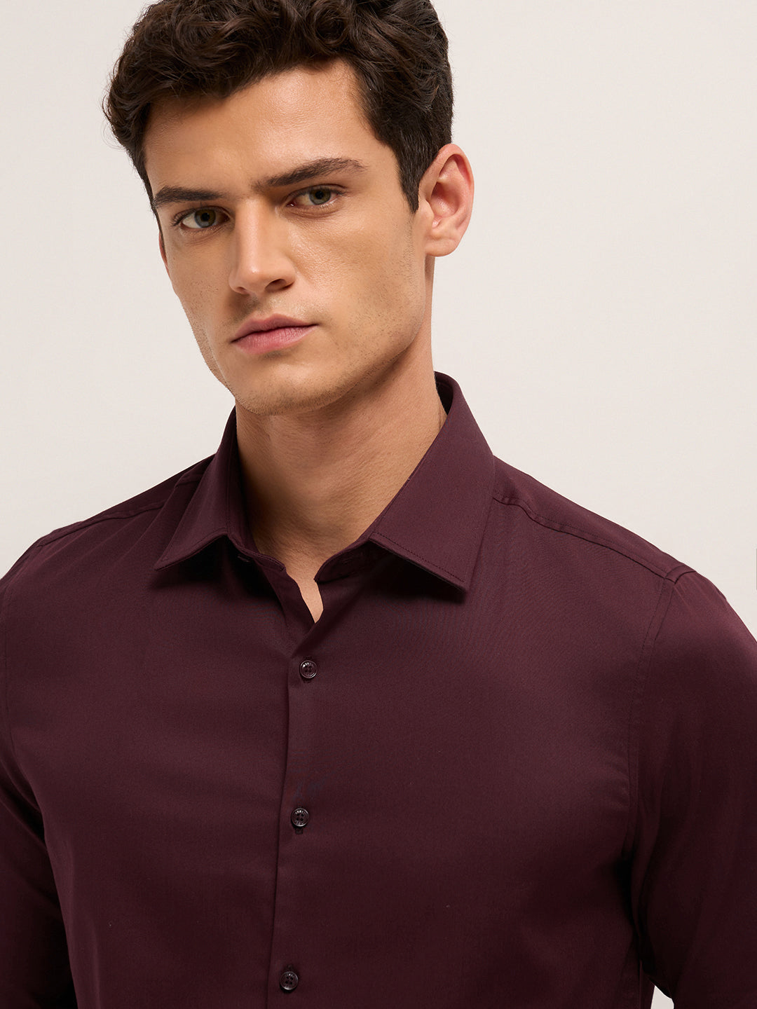 Maroon Solid Tailored Fit Formal Shirt