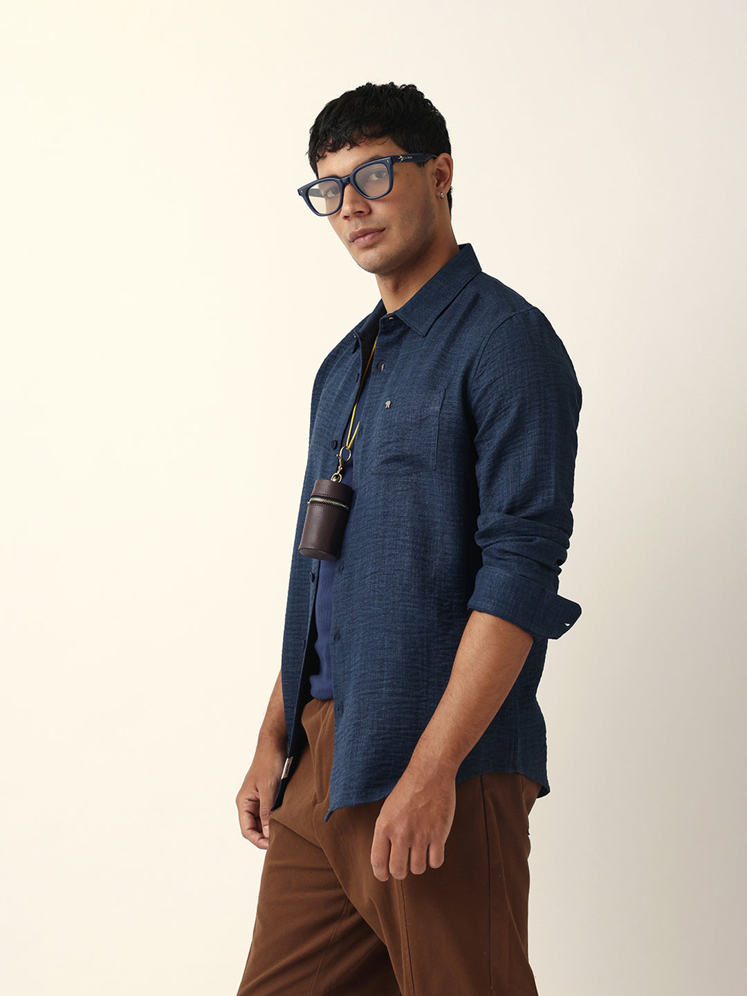 Blue Textured Solid Slim Fit Casual Shirt