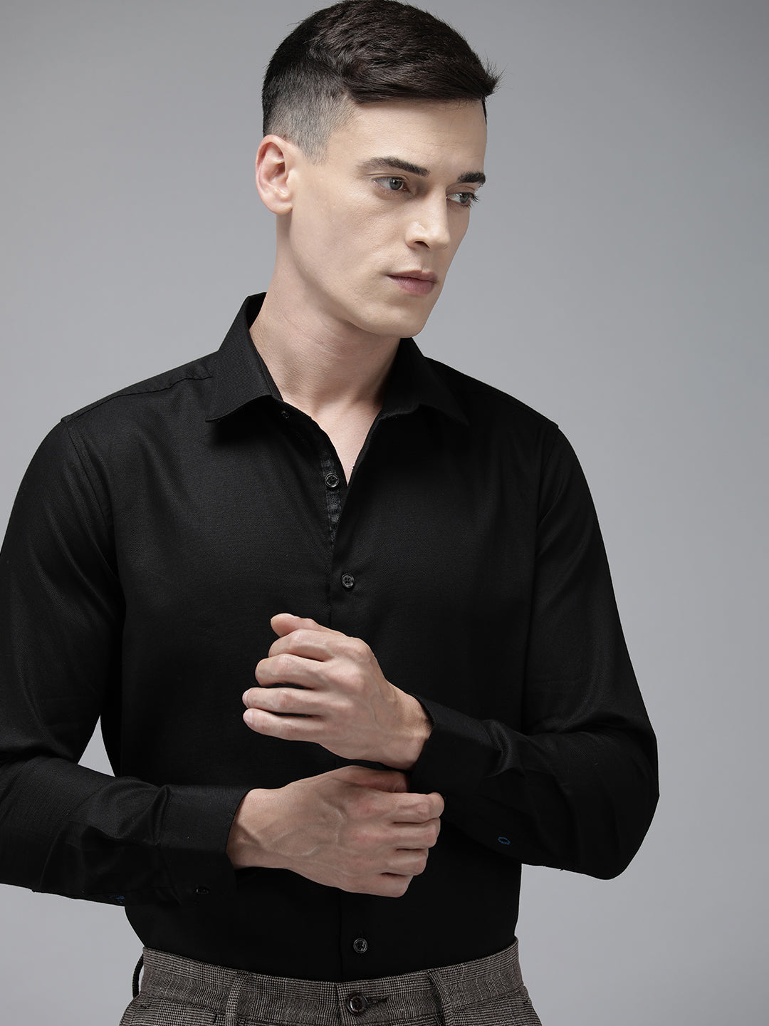 Men Black Solid Tailored Fit Cotton Formal Shirt